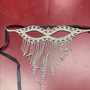 Elegant Silver Rhinestone Mask